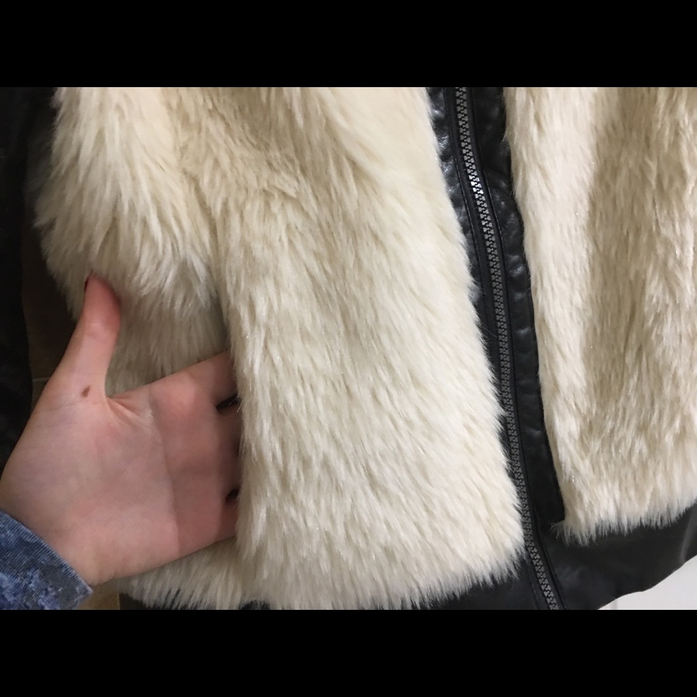 Furry leather jacket - Picture 6 of 7